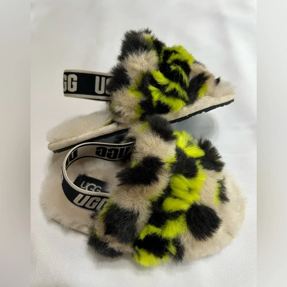 UGG Fuzzy Leopard Print Baby Shoes - Picture 3 of 9